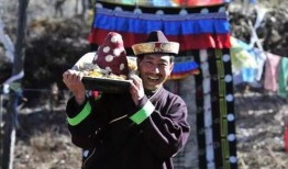 藏族吃瓜事件网红,揭秘网络红人的争议与反思